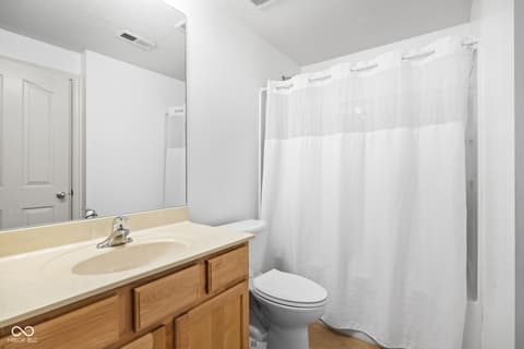 Photo of 8413 Clayhurst Drive, Indianapolis, IN