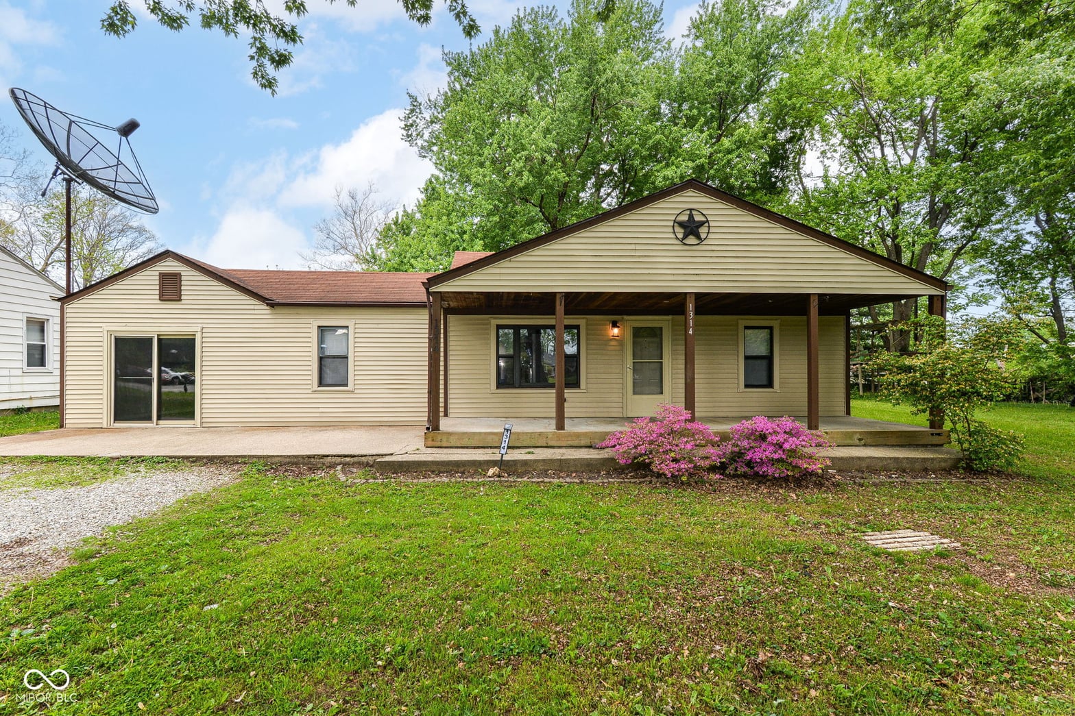 Photo of 1314 N High School Road, Indianapolis, IN
