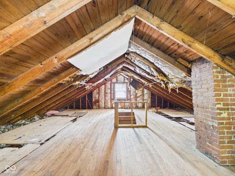 Photo of 915 Woodlawn Drive, Anderson, IN