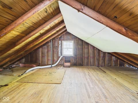 Photo of 915 Woodlawn Drive, Anderson, IN