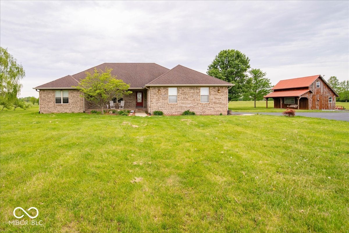 Front exterior at 1327 N 125 W, Franklin, IN