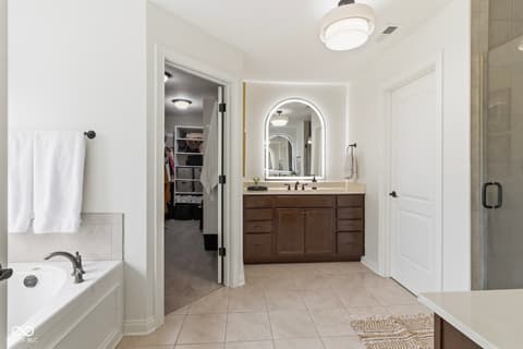 Photo of 16337 Stonewolf Boulevard, Noblesville, IN