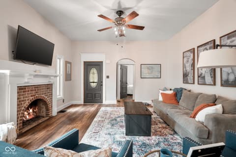 Living room at 723 N Meridian Street, Lebanon, IN