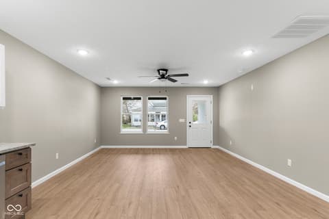 Photo of 633 W Cherry Street, Scottsburg, IN