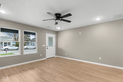 Photo of 633 W Cherry Street, Scottsburg, IN