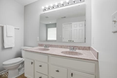 Primary bathroom at 89 Spring Lake Drive, Westfield, IN
