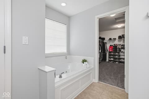 Primary bathroom at 89 Spring Lake Drive, Westfield, IN