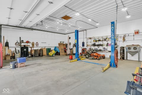 Garage at 4315 W US HIGHWAY 136, Crawfordsville, IN