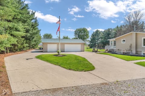 Garage at 4315 W US HIGHWAY 136, Crawfordsville, IN