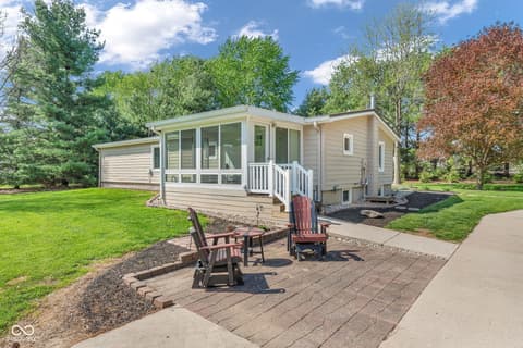Outdoor living area at 4315 W US HIGHWAY 136, Crawfordsville, IN