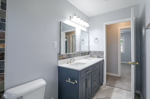 Photo of 2207 S Fairview Drive, Shelbyville, IN