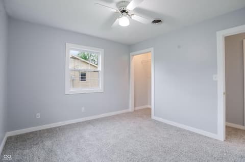 Photo of 2207 S Fairview Drive, Shelbyville, IN