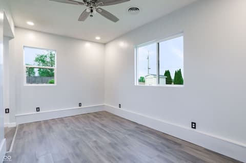 Photo of 2207 S Fairview Drive, Shelbyville, IN