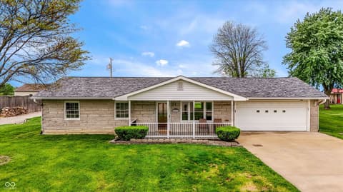 Photo of 2207 S Fairview Drive, Shelbyville, IN