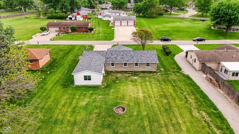 Photo of 2207 S Fairview Drive, Shelbyville, IN