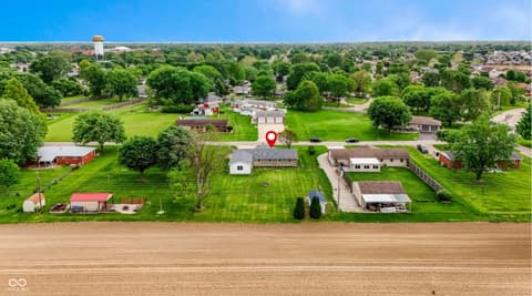Photo of 2207 S Fairview Drive, Shelbyville, IN