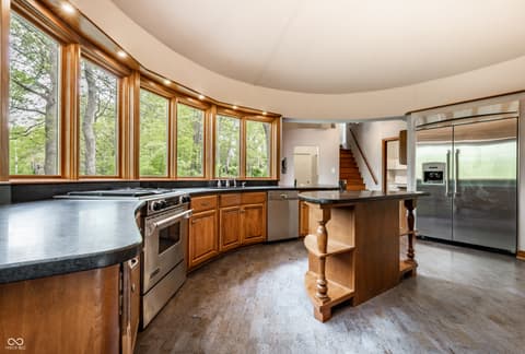 Photo of 402 Kessler Boulevard West Drive, Indianapolis, IN