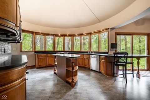 Photo of 402 Kessler Boulevard West Drive, Indianapolis, IN