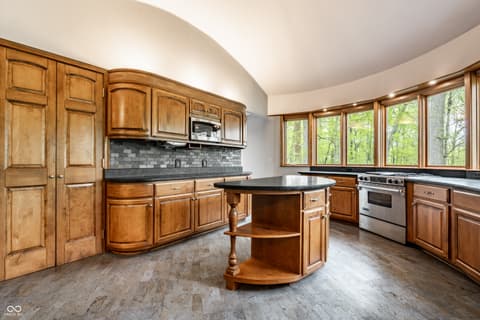 Photo of 402 Kessler Boulevard West Drive, Indianapolis, IN