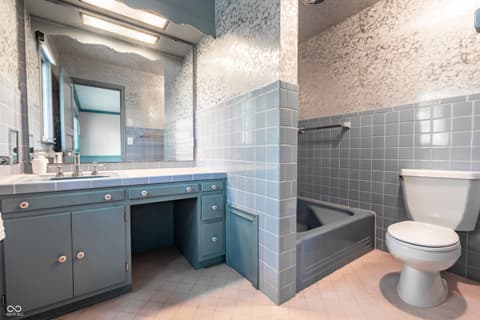 Photo of 402 Kessler Boulevard West Drive, Indianapolis, IN