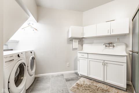 Photo of 402 Kessler Boulevard West Drive, Indianapolis, IN