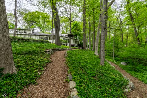 Photo of 402 Kessler Boulevard West Drive, Indianapolis, IN