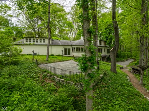 Photo of 402 Kessler Boulevard West Drive, Indianapolis, IN