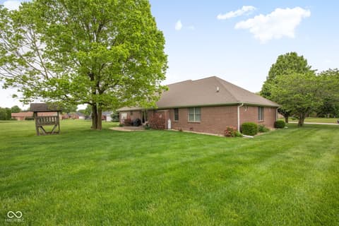 Photo of 325 E Levi Lane, Mooresville, IN