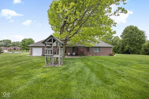 Photo of 325 E Levi Lane, Mooresville, IN