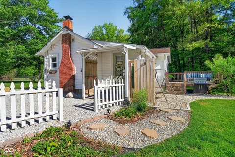 Front exterior at 7295 Beech Grove Road, Martinsville, IN