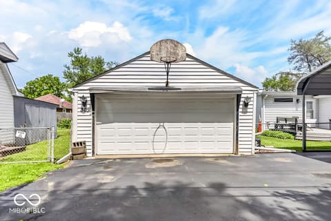 Garage at 305 St Clair Street, Mooresville, IN