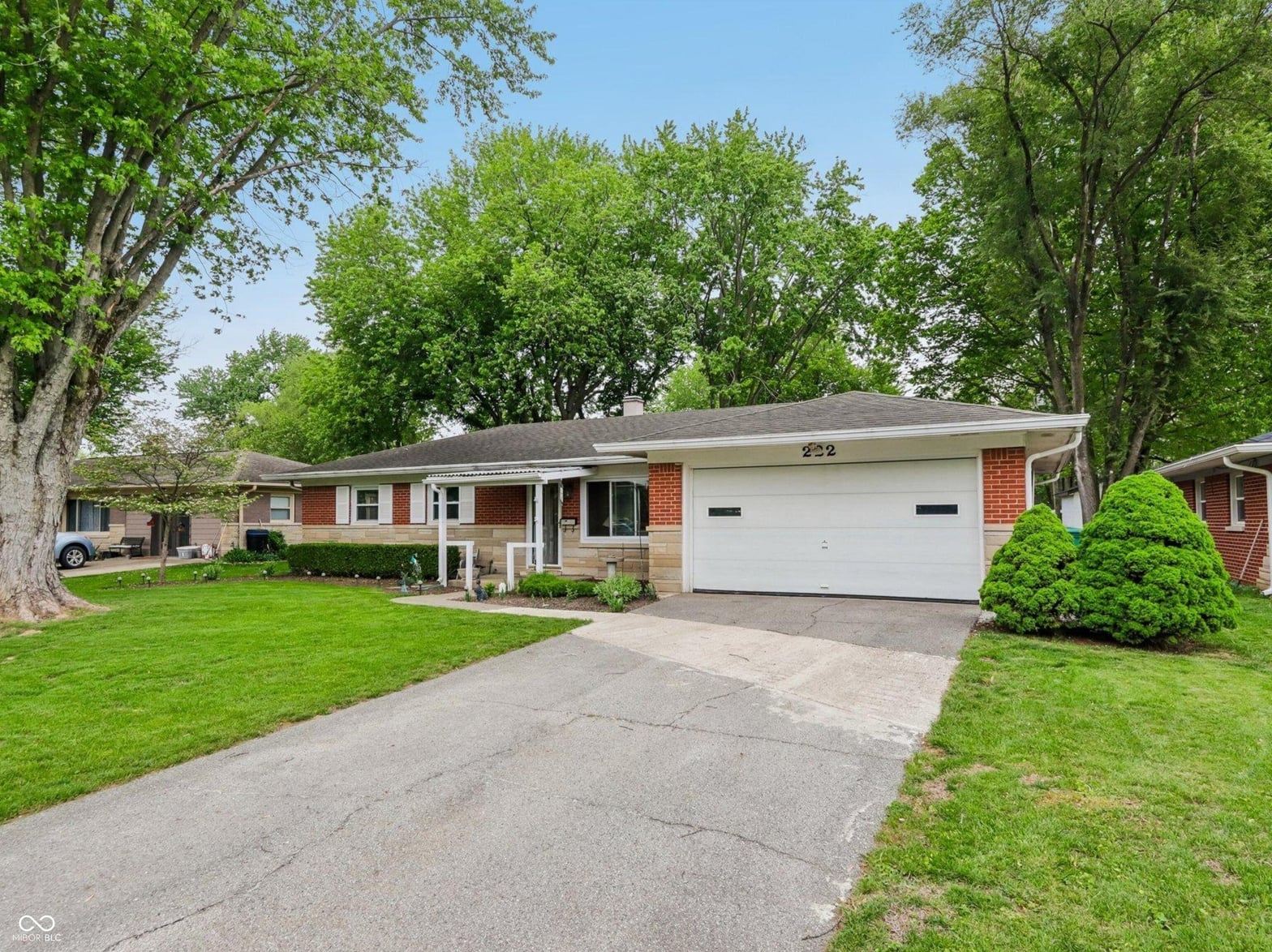 Front exterior at 222 Pamela Parkway, Brownsburg, IN