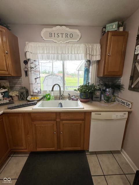 Photo of 910 Hillcrest Drive, Greencastle, IN