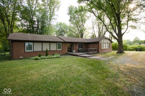 Front exterior at 9885 E County Road 1000 N, Brownsburg, IN