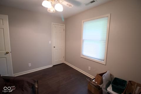 Sitting Room — 9885 E County Road 1000 N, Brownsburg, IN