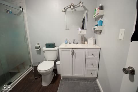 Bathroom at 9885 E County Road 1000 N, Brownsburg, IN