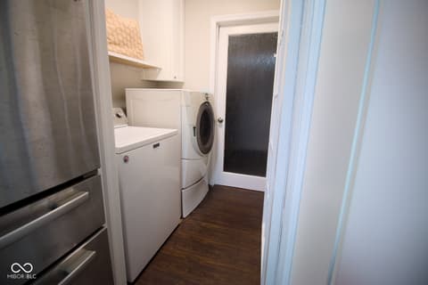 Laundry room at 9885 E County Road 1000 N, Brownsburg, IN