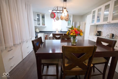 Dining room at 9885 E County Road 1000 N, Brownsburg, IN