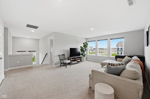 Loft — 2475 S Copperstone Drive, New Palestine, IN