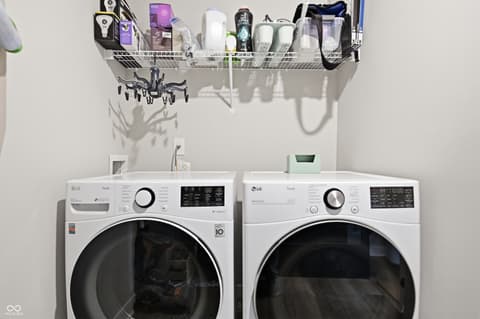 Laundry room at 2475 S Copperstone Drive, New Palestine, IN