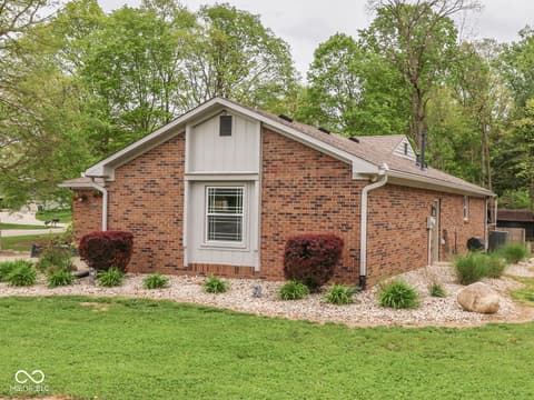 Photo of 504 Oak Boulevard South Drive, Greenfield, IN