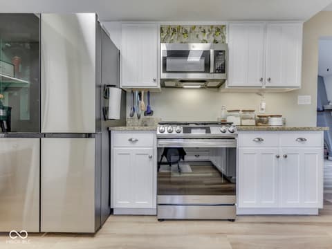 Photo of 504 Oak Boulevard South Drive, Greenfield, IN