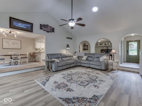 Photo of 504 Oak Boulevard South Drive, Greenfield, IN