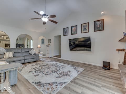 Photo of 504 Oak Boulevard South Drive, Greenfield, IN