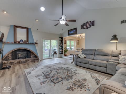 Photo of 504 Oak Boulevard South Drive, Greenfield, IN