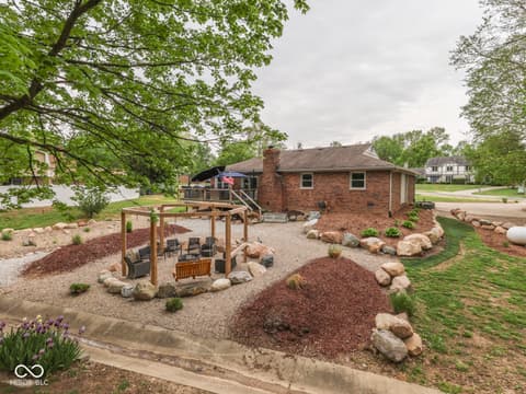 Photo of 504 Oak Boulevard South Drive, Greenfield, IN