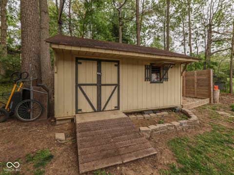 Photo of 504 Oak Boulevard South Drive, Greenfield, IN
