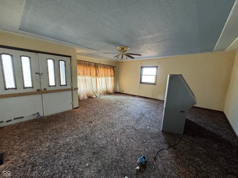 Living room at 9070 N Prairie Road, Springport, IN