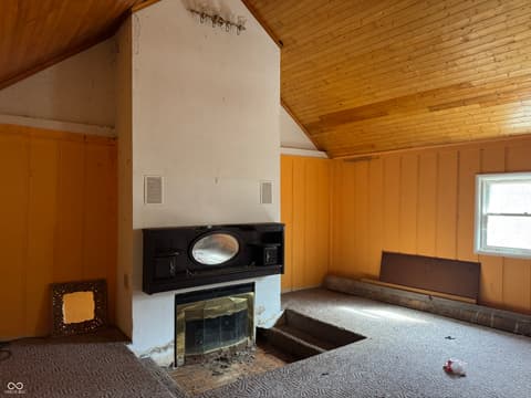 Living room at 9070 N Prairie Road, Springport, IN