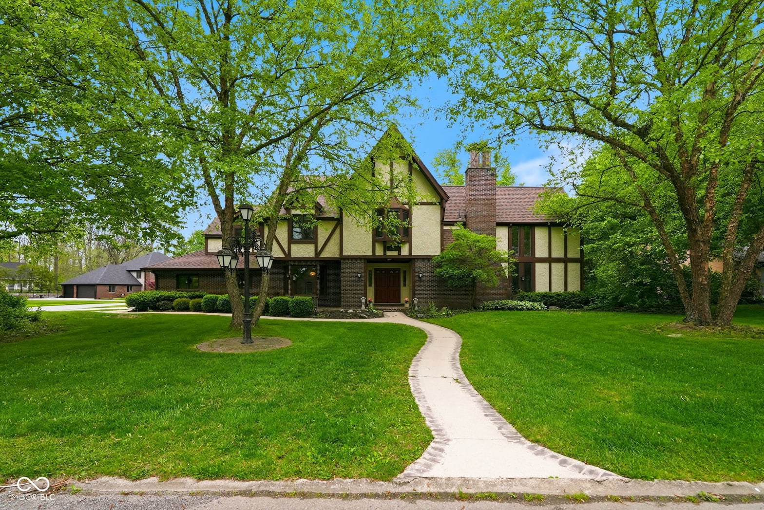 Front exterior at 2701 W Sun Valley Parkway, Muncie, IN